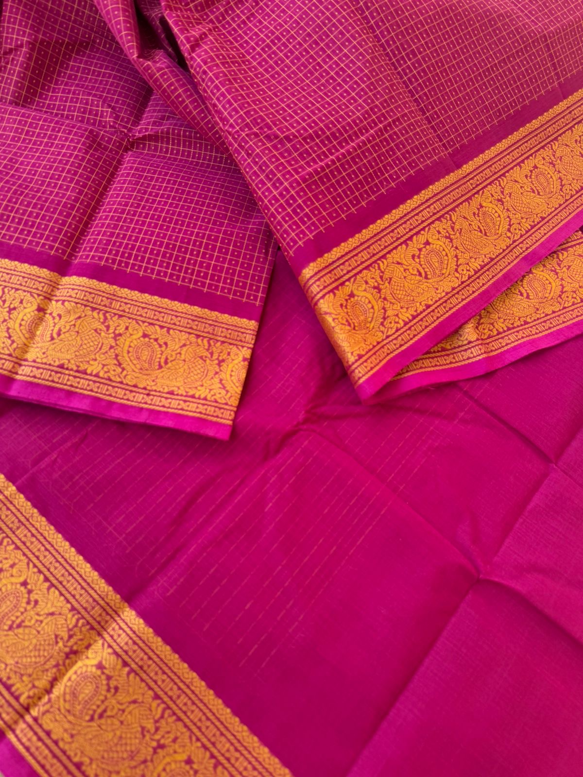 Mangalavastaram - deep dark pink lakshadeepam with annapakshi woven borders