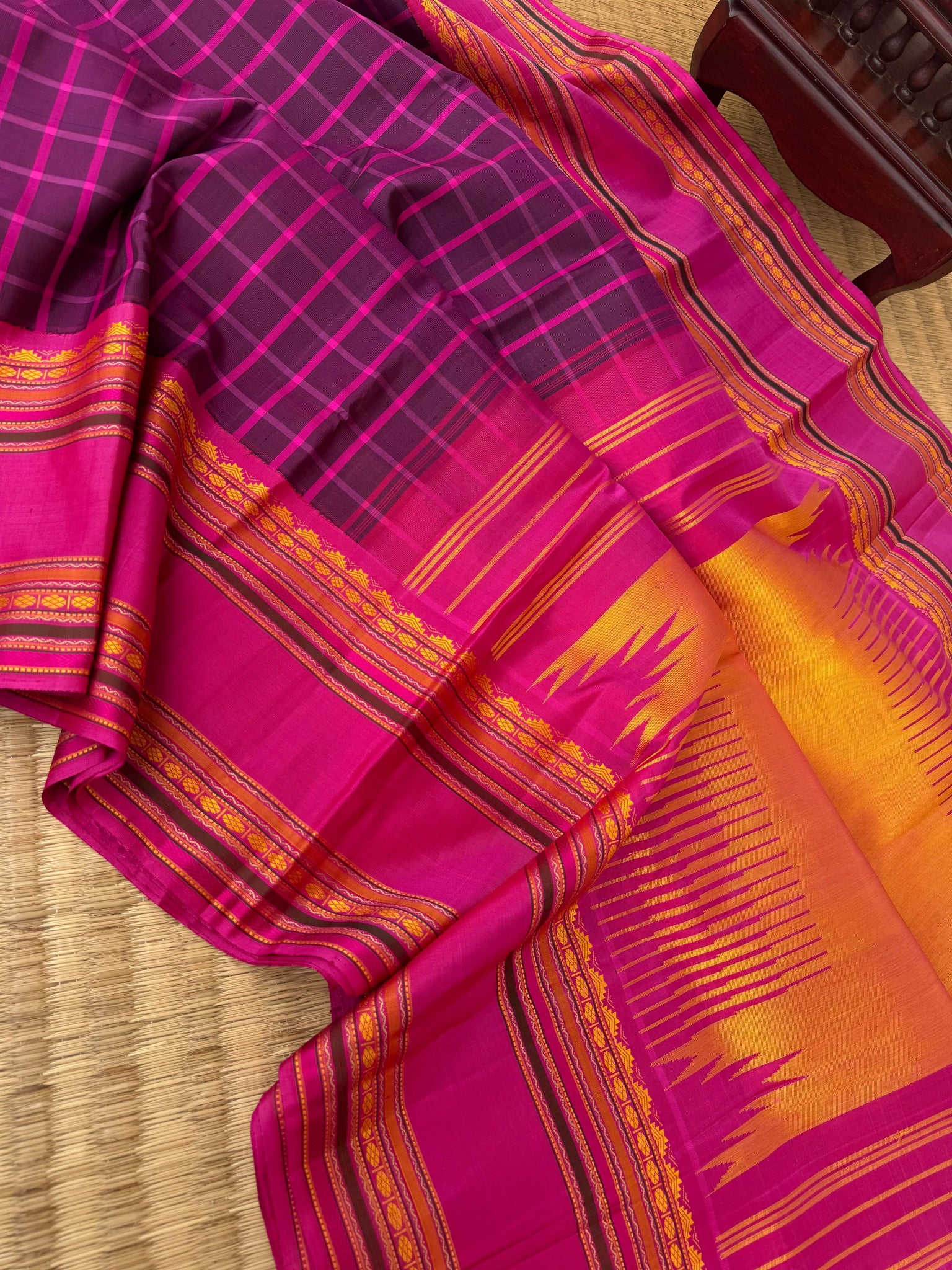 Truly Vintage - the kalakshetra style no zari Korvai Kanchivaram in deep purple and pink is absolutely rare find