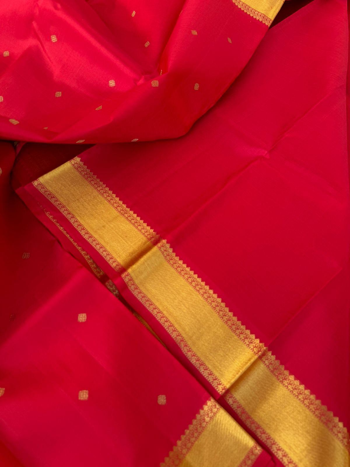 Swarnam - Stunning Solid Border Kanchivarams - the best of best red and gold