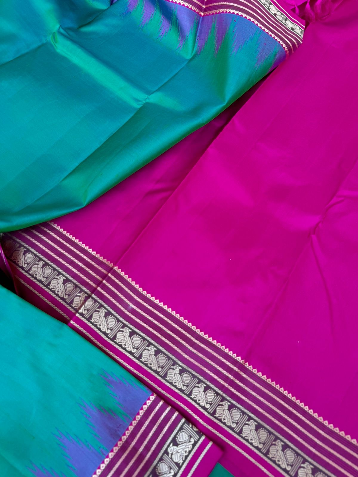 Pattu Pett - Exquisite No Zari Kanchivarams - dual tone aqua blue green with rani pink annapakshi woven korvai borders