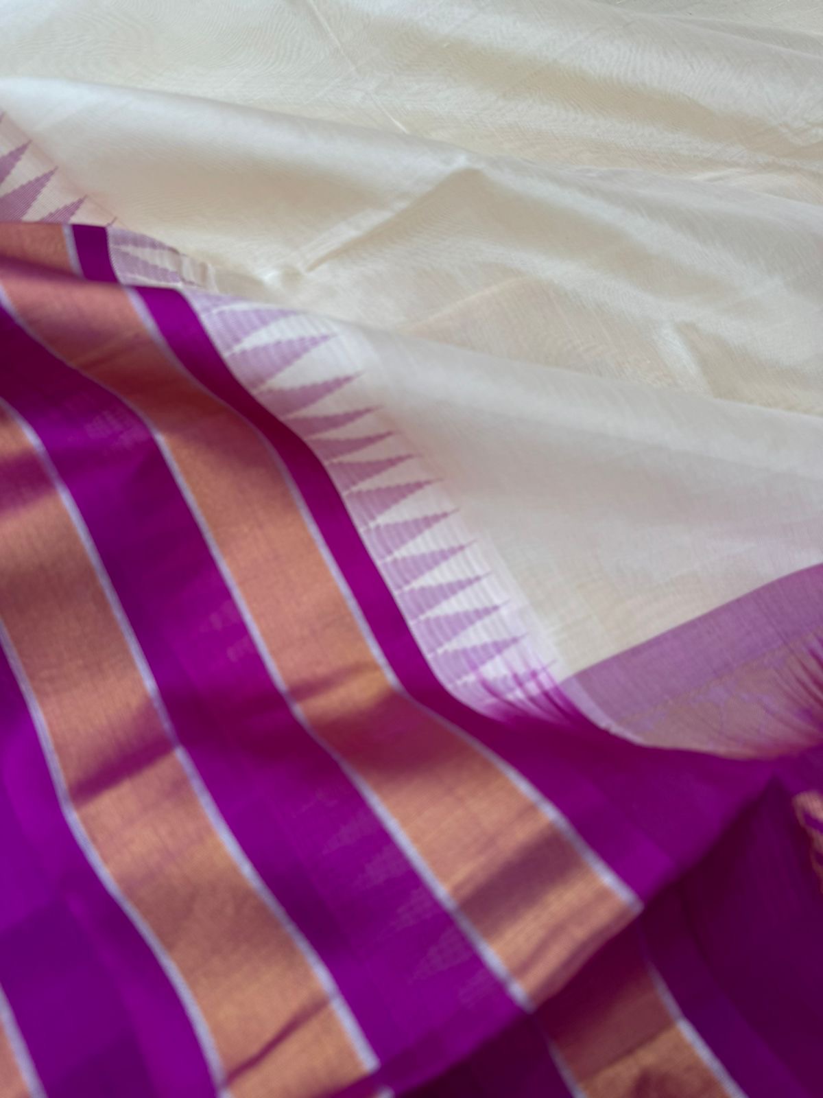 Korvai Silk Cotton - off white and vadamalli