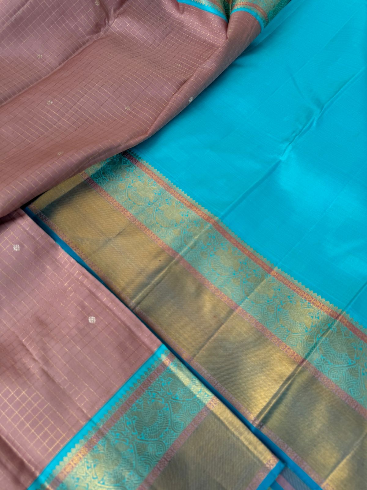 Interesting Kanchivarams - stunning onion peal pink and turquoise blue with podi kattam and oven body with solid gold zari woven borders