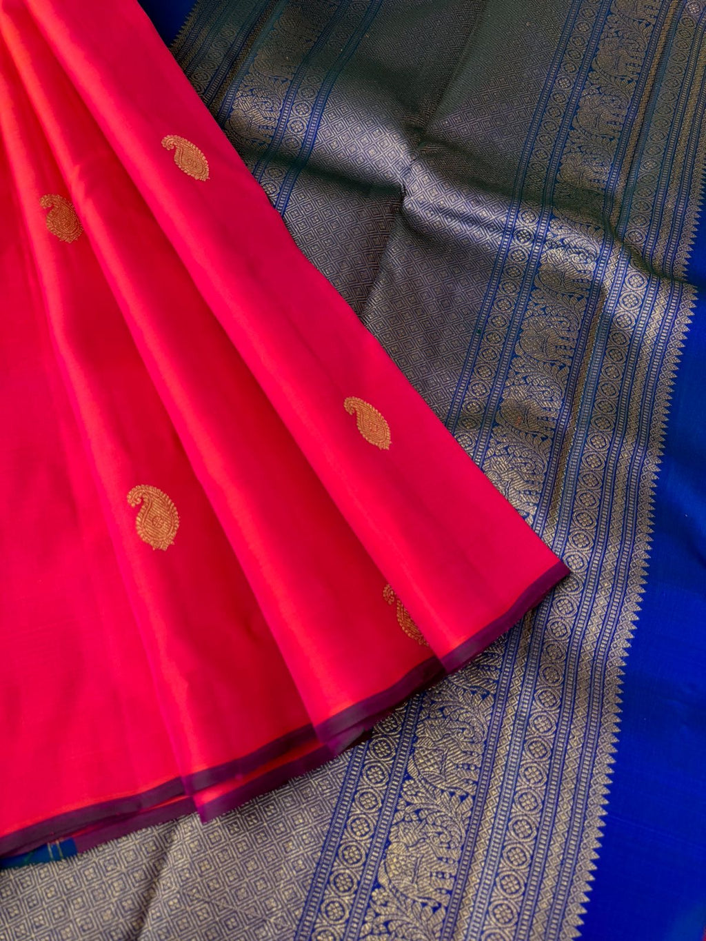 Mohaa - Beautiful Borderless Kanchivarams - dual tone short pink and peacock blue pallu and blouse