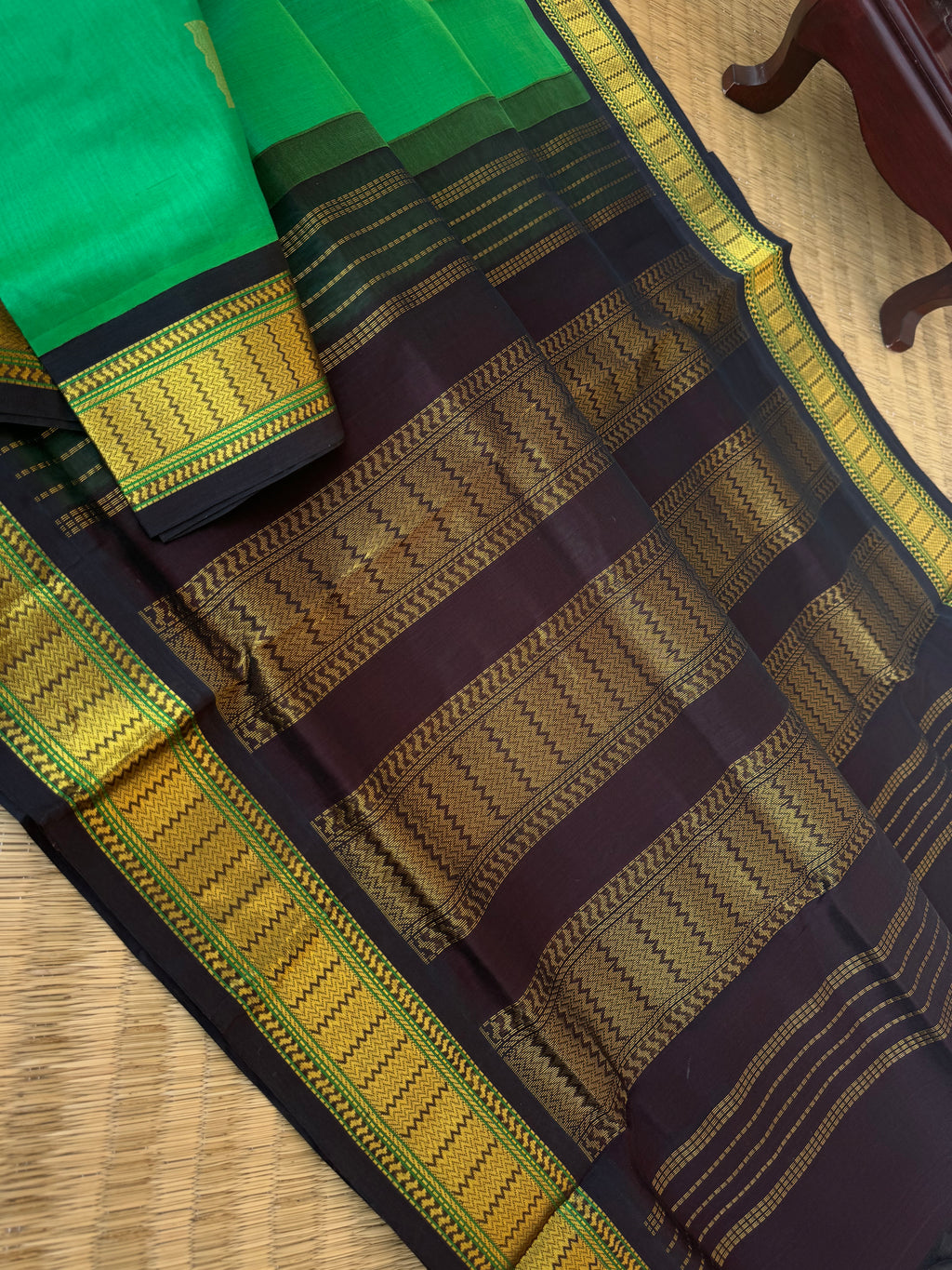 Korvai Silk Cotton - green and coffee bean brown