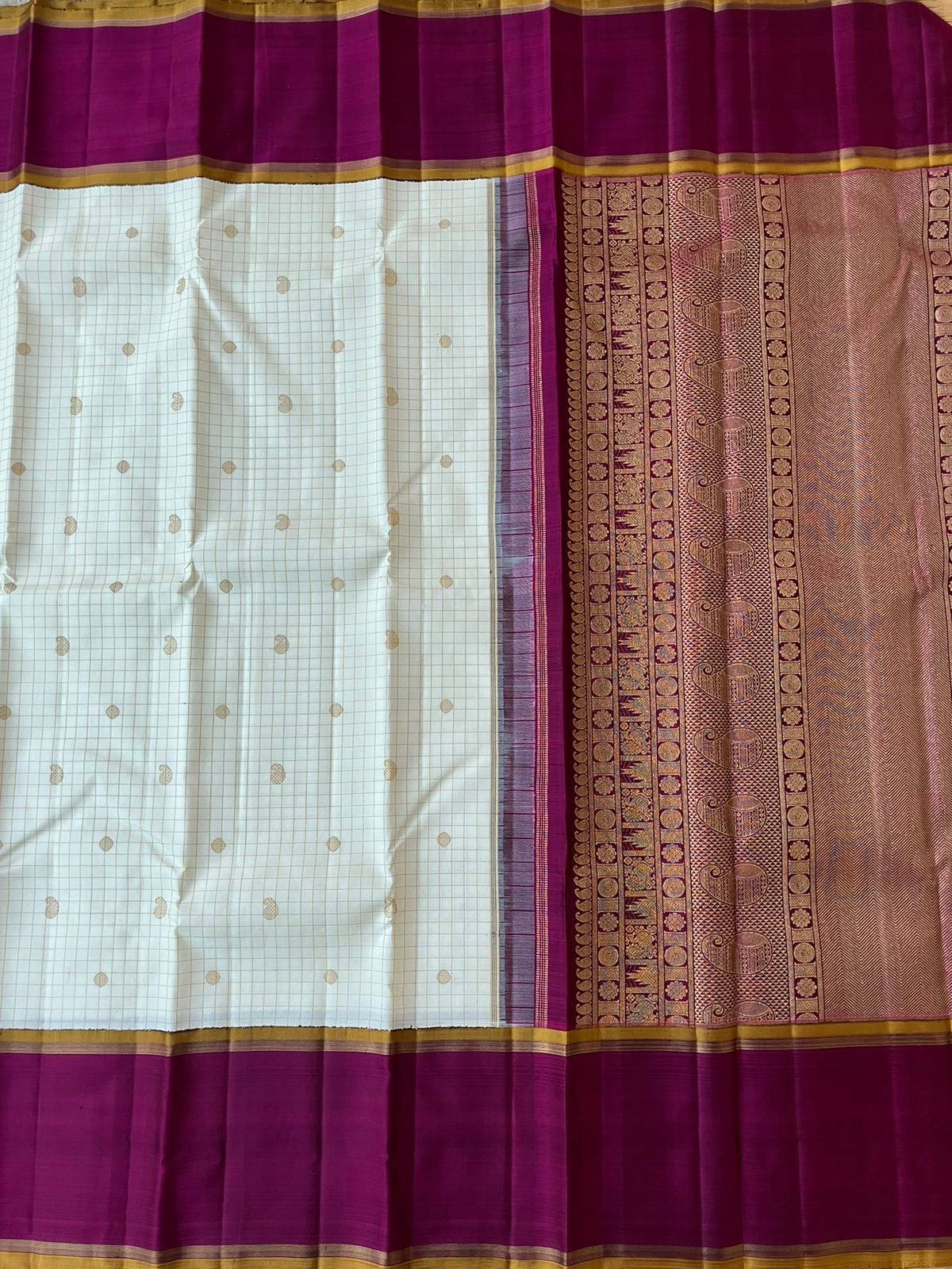 Myth of Kanchivaram - Lot of people Think Tall border Kanchivaram makes them look short but definitely not , saree won’t alter the height, it will give a absolutely different and unique look when it is draped for all people.