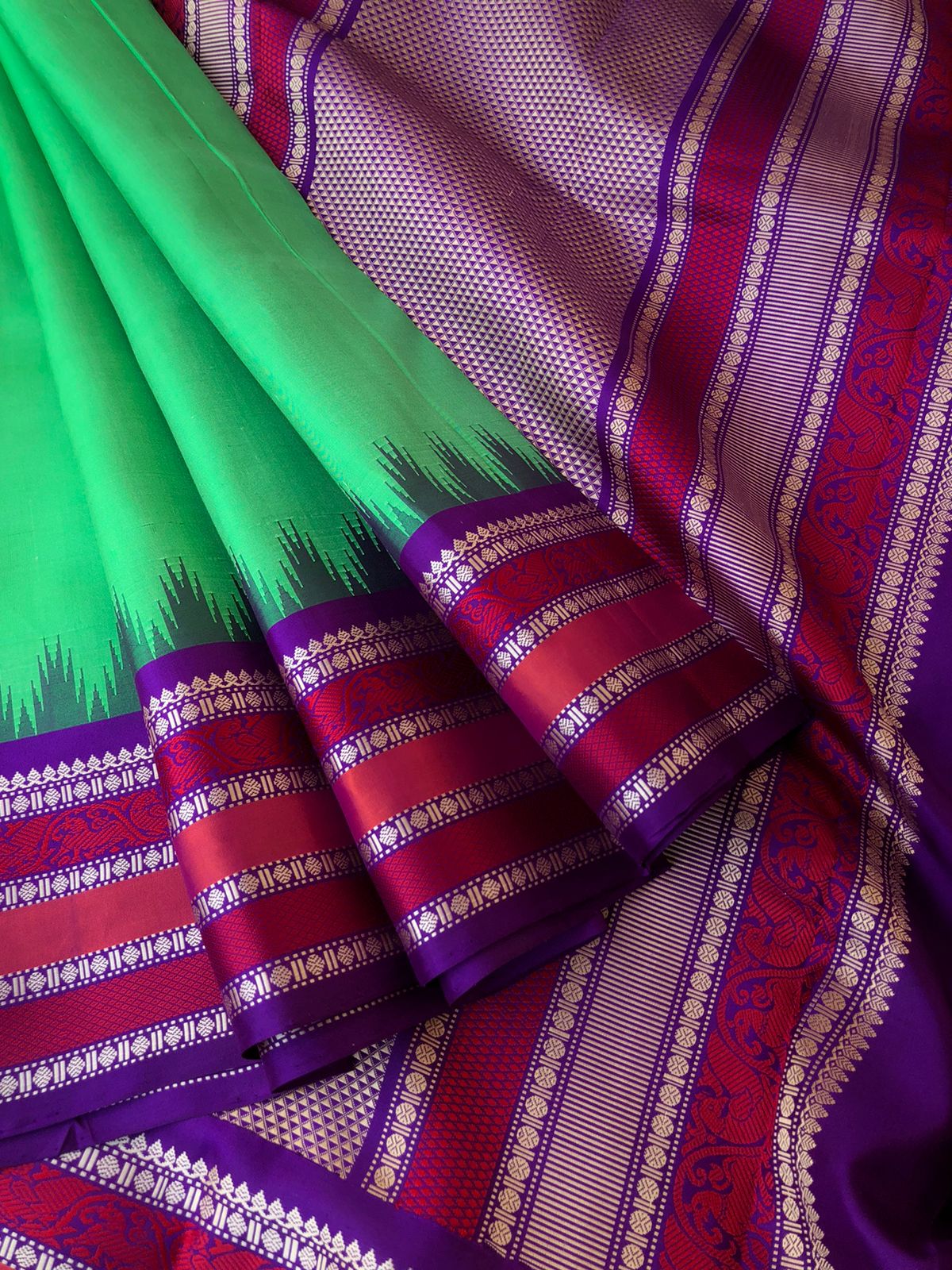 Silk Play on No Zari Kanchivaram - gorgeous green and deep purple