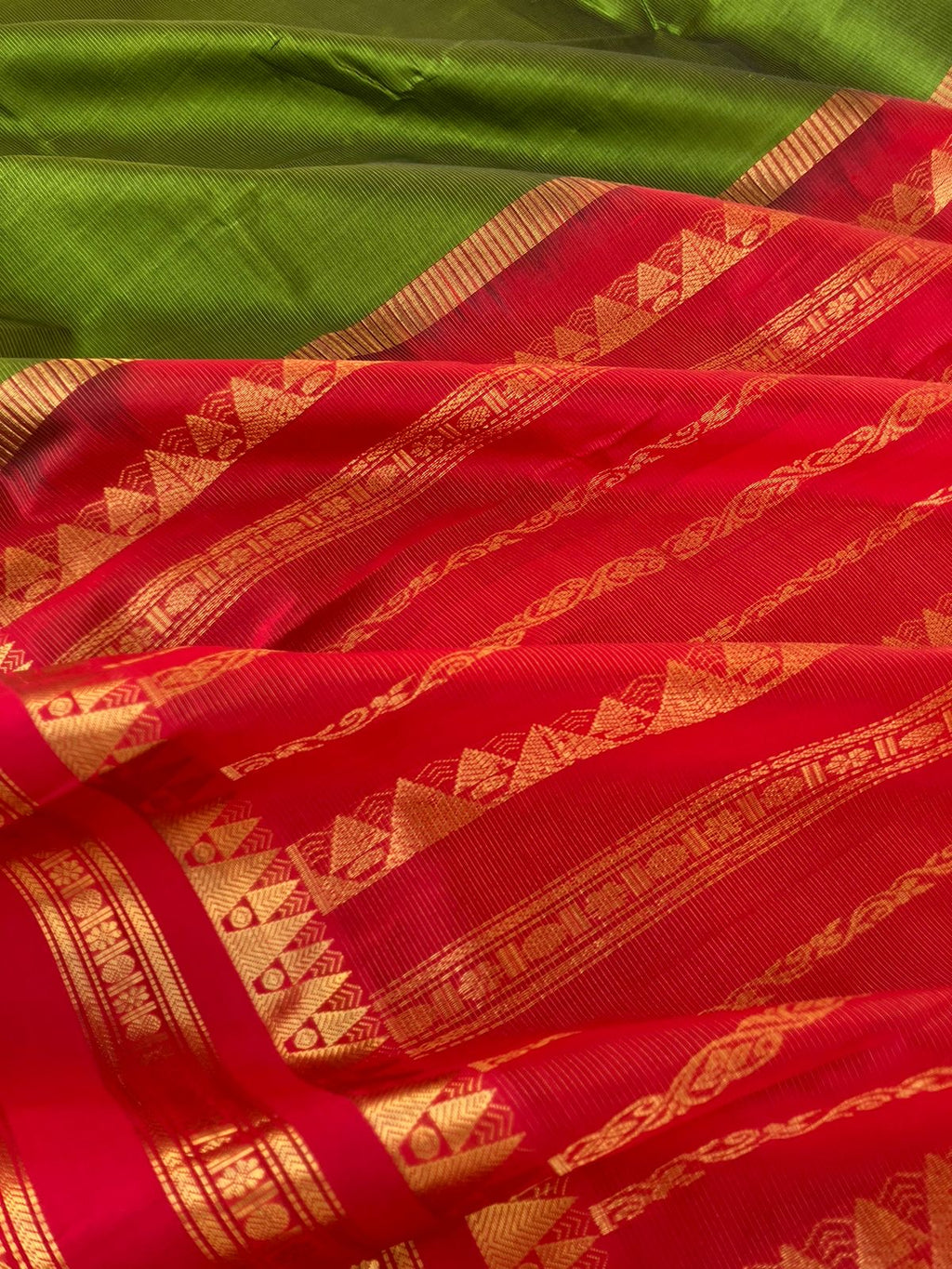 Korvai Silk Cotton - pasi pachai Vairaoosi with red pallu and blouse