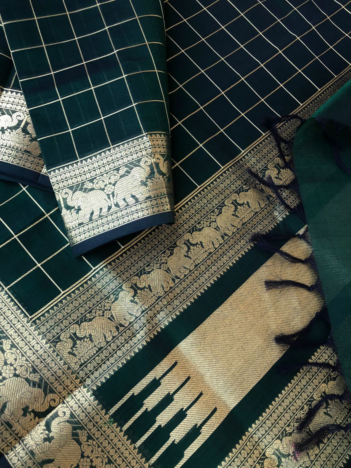 Zari Kissed Silk Cotton - stunning kaarum pachai muthukattam with elephant woven borders and vintage short pallu