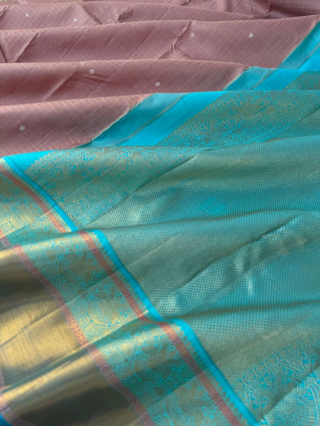 Interesting Kanchivarams - stunning onion peal pink and turquoise blue with podi kattam and oven body with solid gold zari woven borders