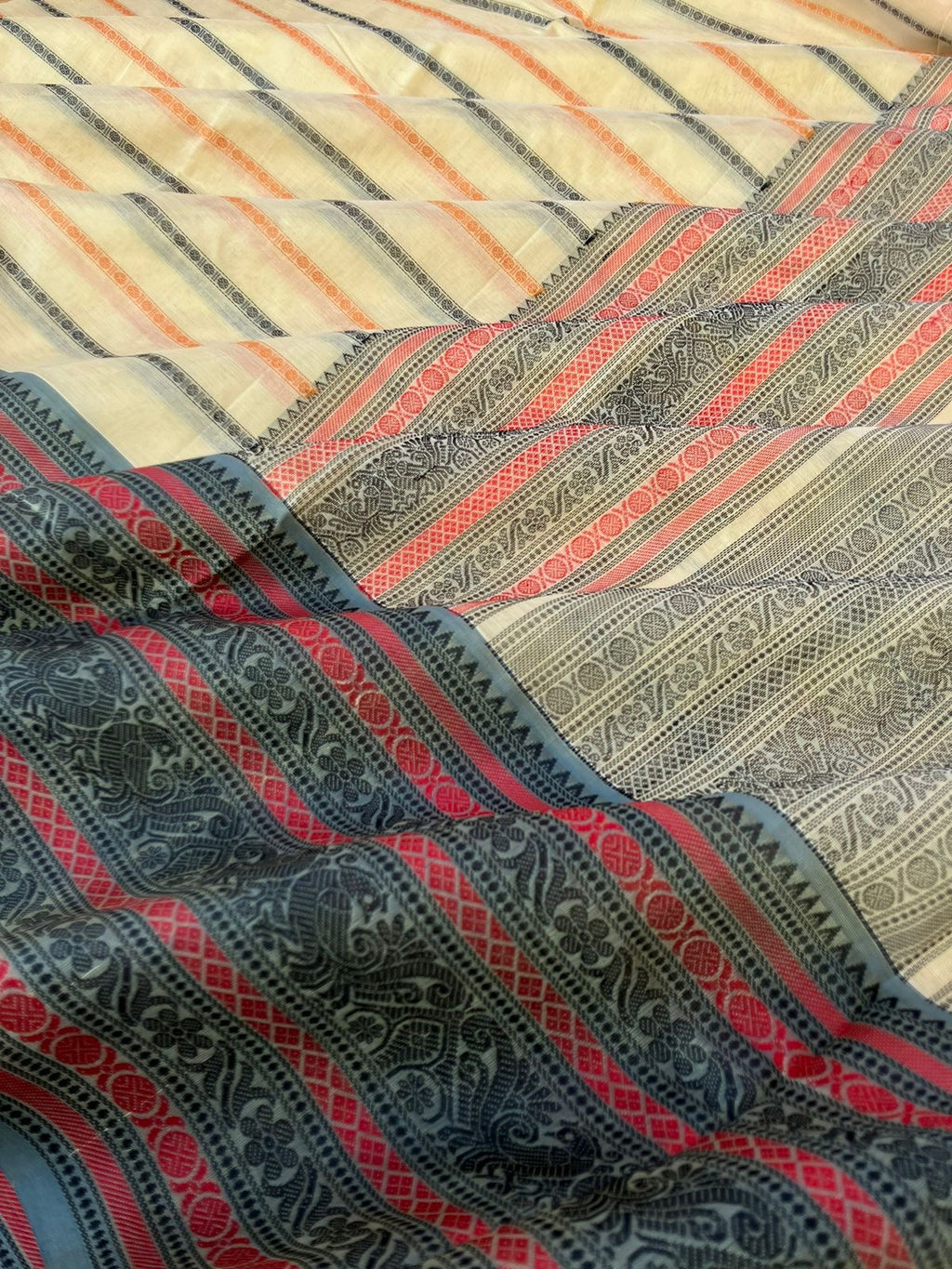 Woven Motifs Silk Cotton - creamy off white veldhari