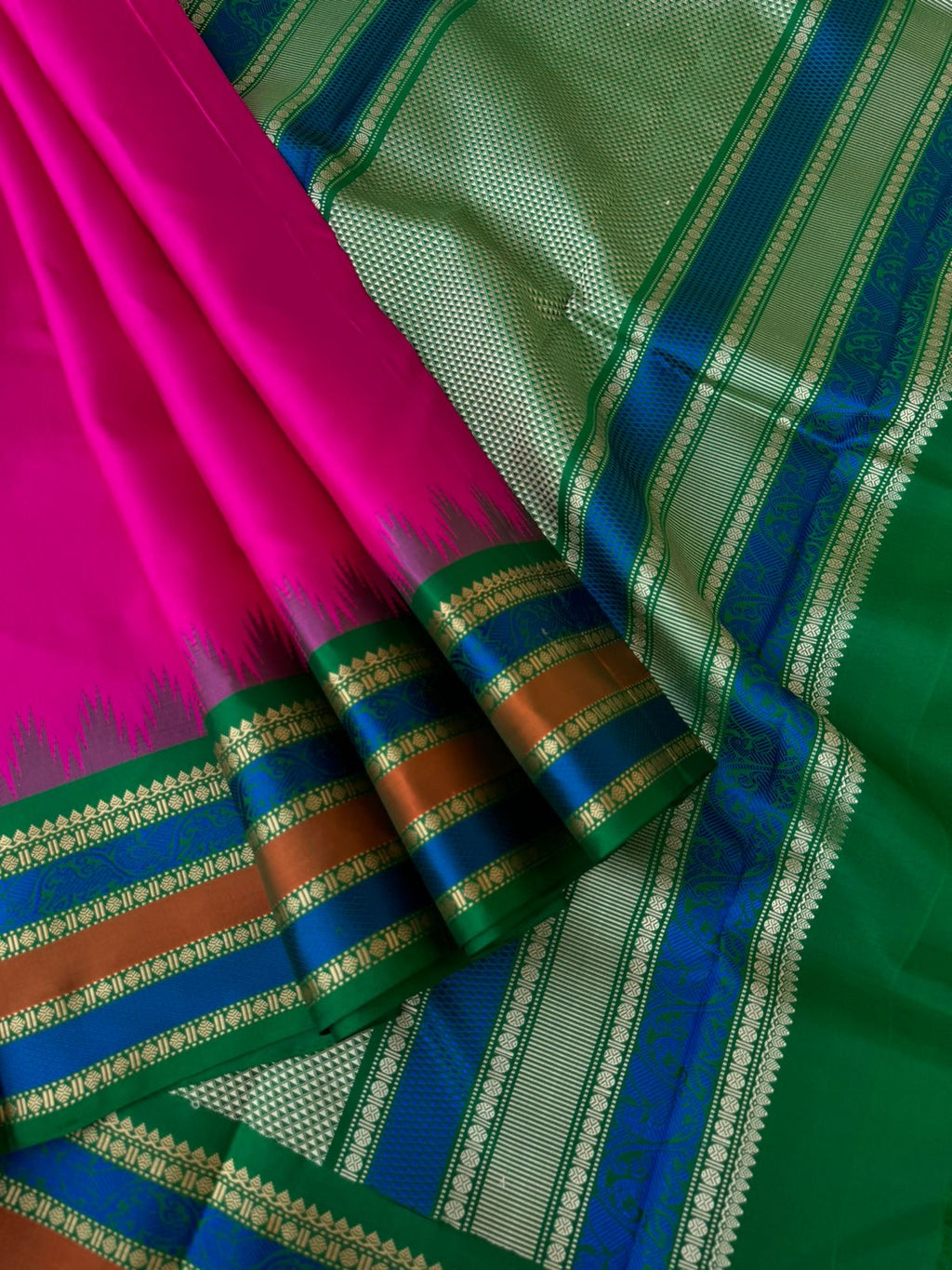 Silk Play on No Zari Kanchivaram - the beautiful Indian pink and Meenakshi green pallu and blouse