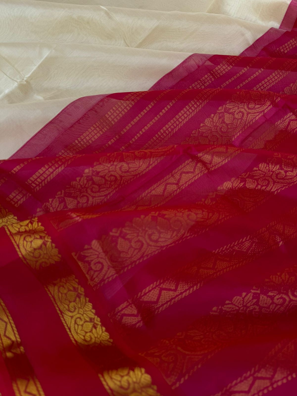 Korvai Silk Cotton - off white and red