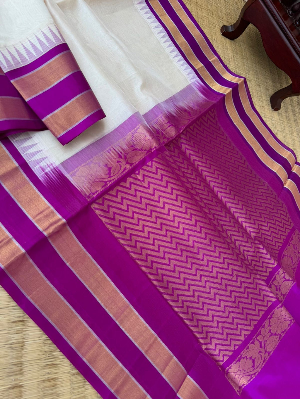 Korvai Silk Cotton - off white and vadamalli