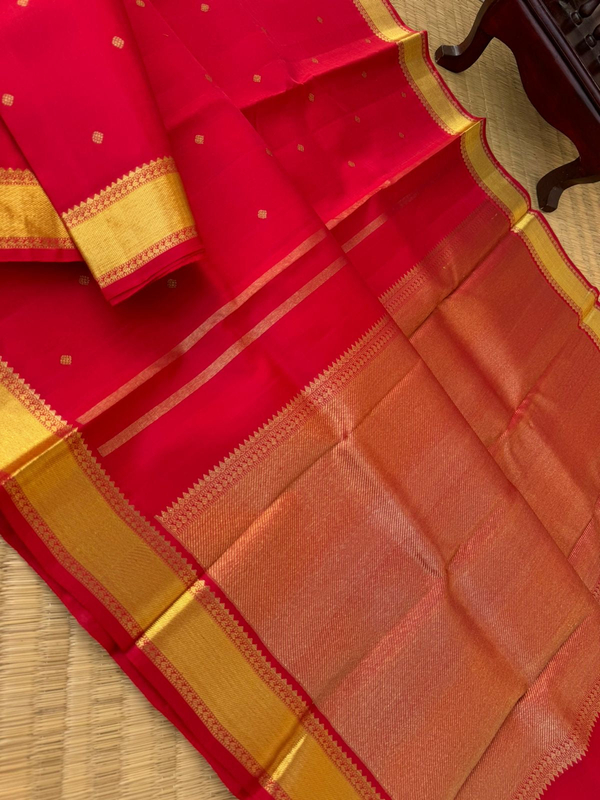 Swarnam - Stunning Solid Border Kanchivarams - the best of best red and gold