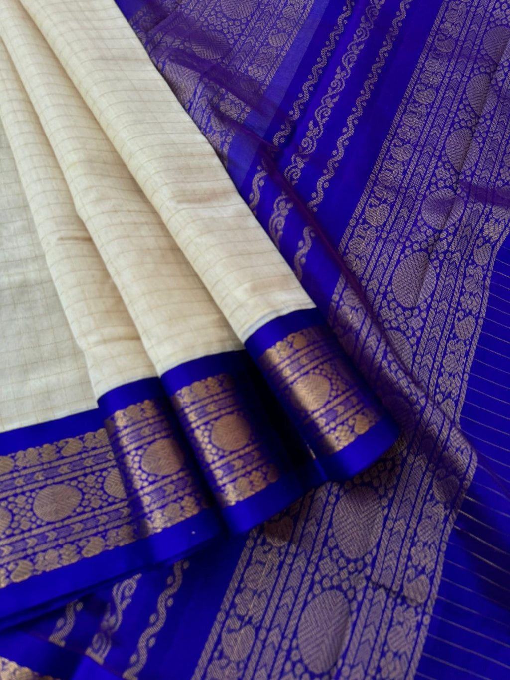 Korvai Silk Cotton - off white and blue zari kattam