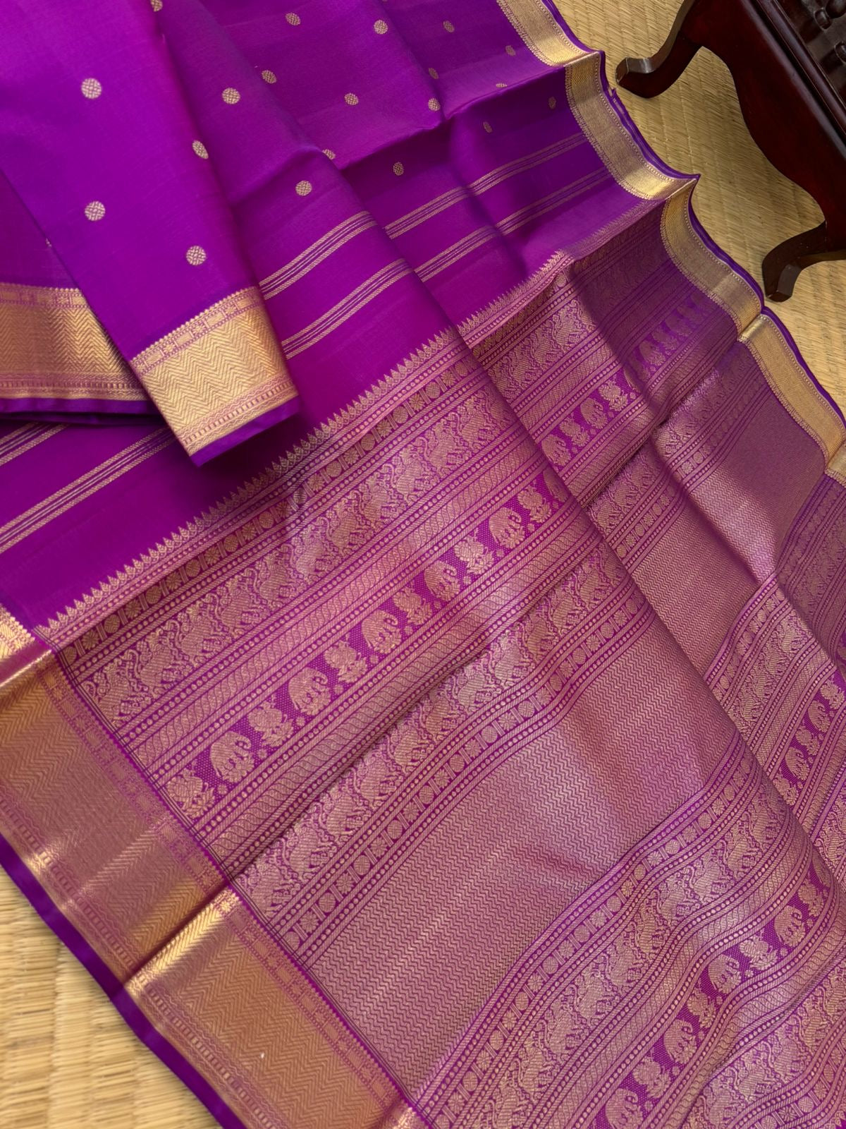 Swarnam - Stunning Solid Border Kanchivarams - beautiful vadamalli tone with interesting pallu