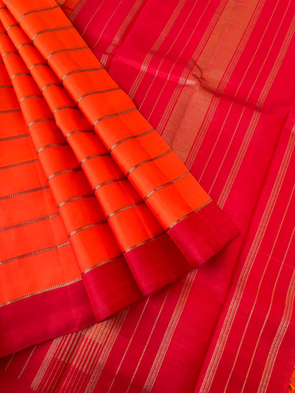 Colour Effects of Kanchivaram - stunning orange and red with thilaga mokku veldhari