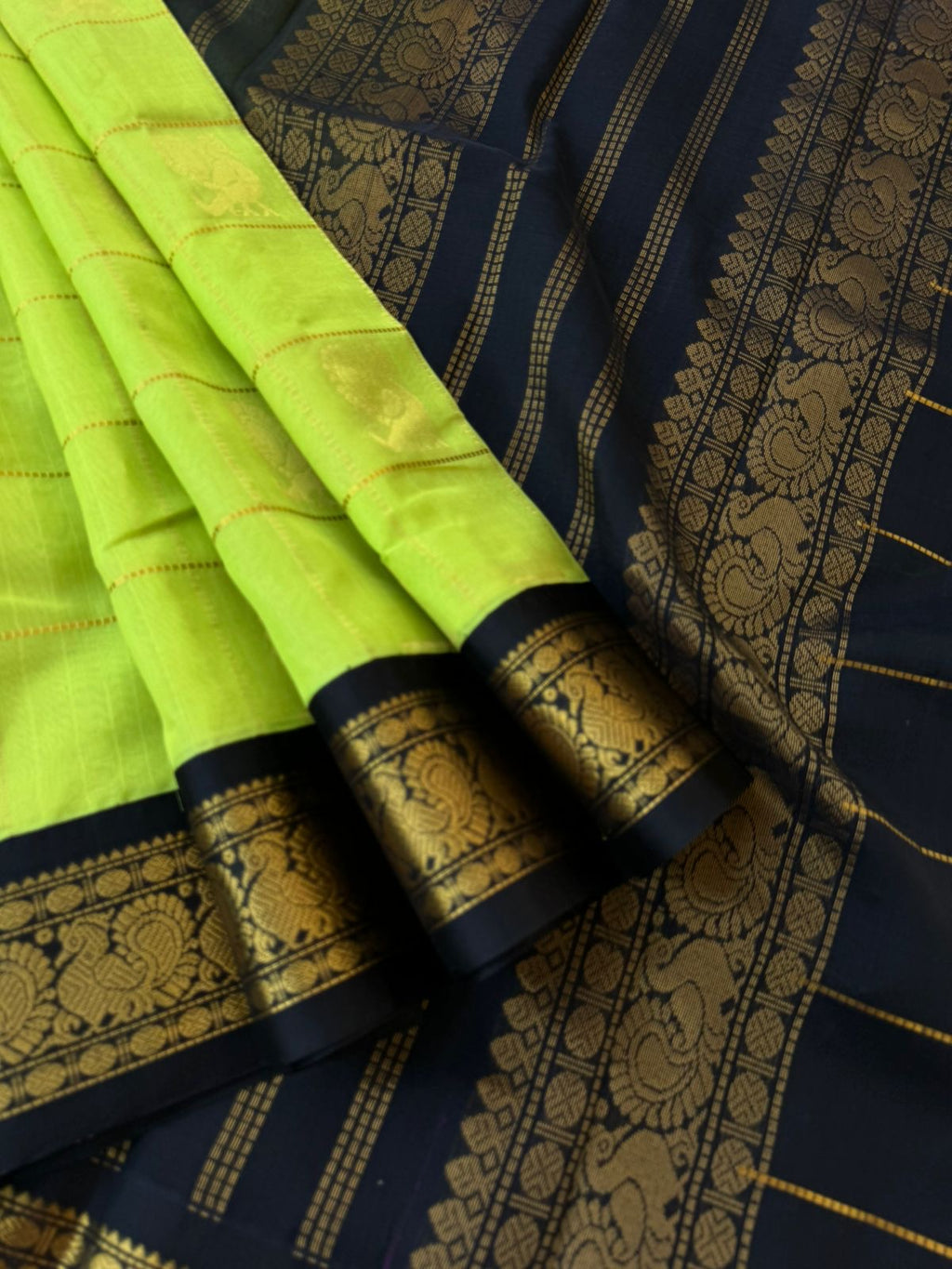 Korvai Silk Cotton - fluorescent green and black