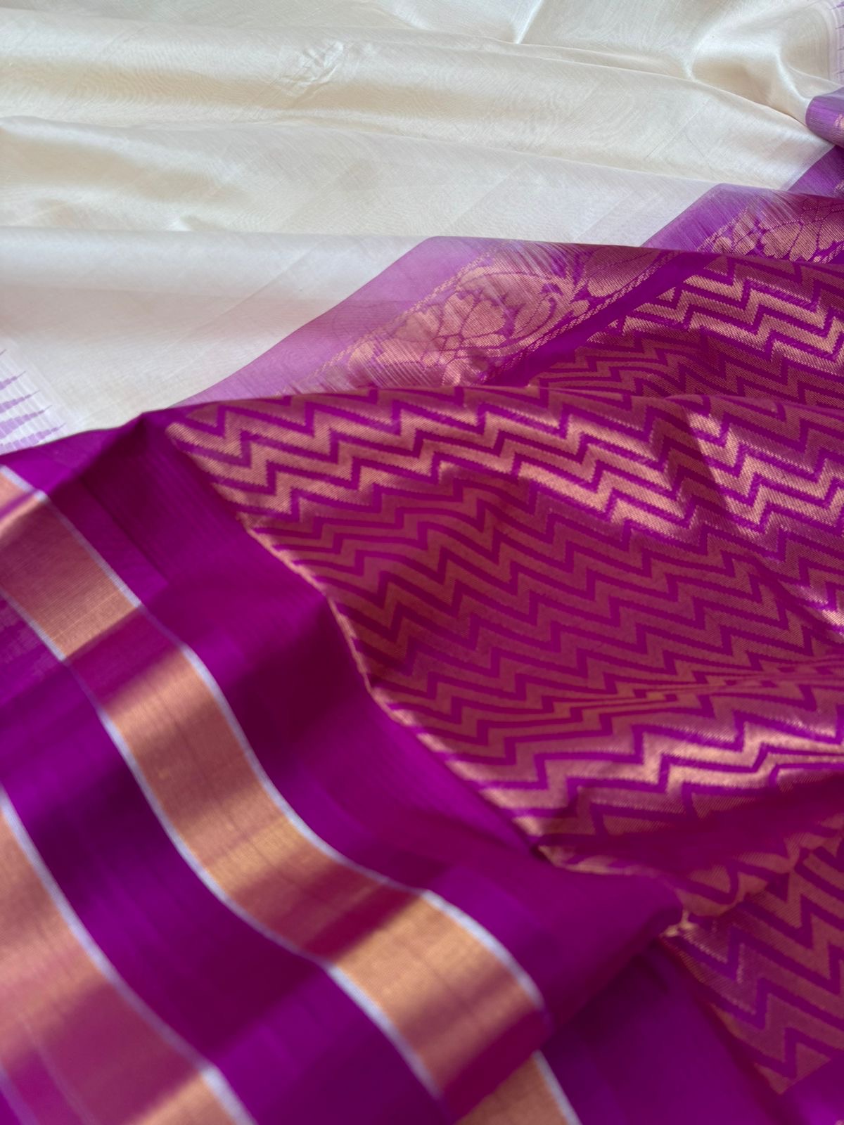 Korvai Silk Cotton - off white and vadamalli