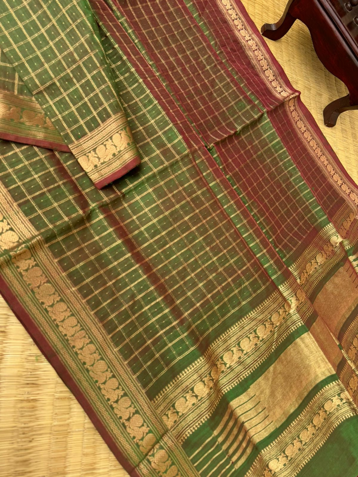 Zari Kissed Silk Cotton - perfect maanthulir ( new mango leaf ) tone lakshadeepam