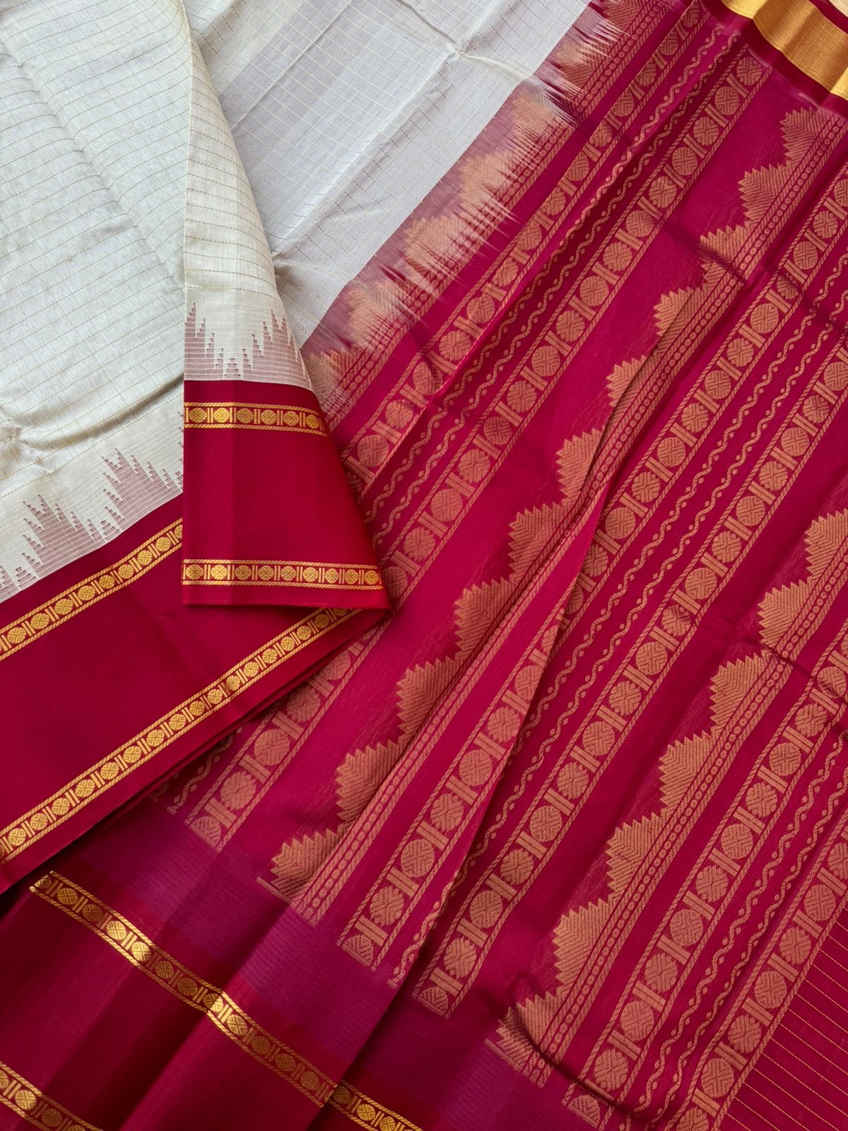 Korvai Silk Cotton - off white and aaraku zari kattam