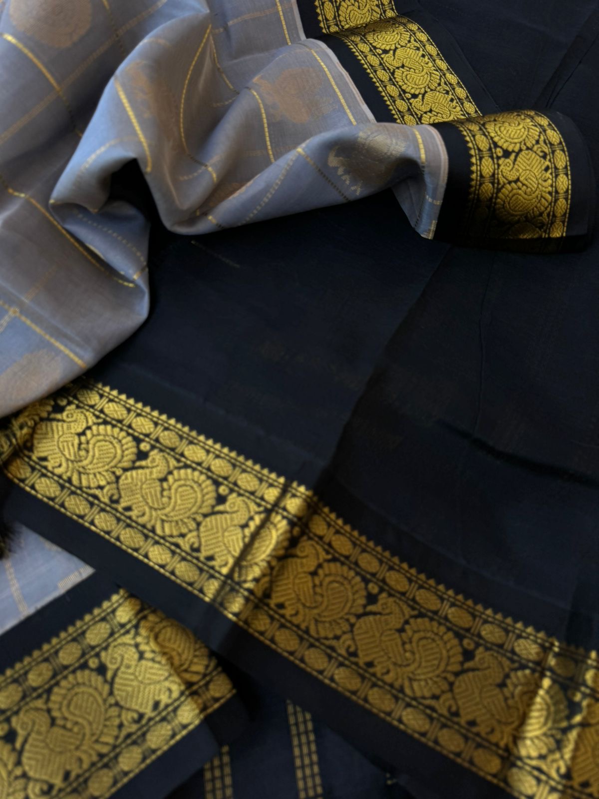 Korvai Silk Cotton - ash grey and black mayil chackaram