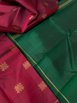 Mohaa - Beautiful Borderless Kanchivarams - gorgeous aaraku and green kolam woven buttas