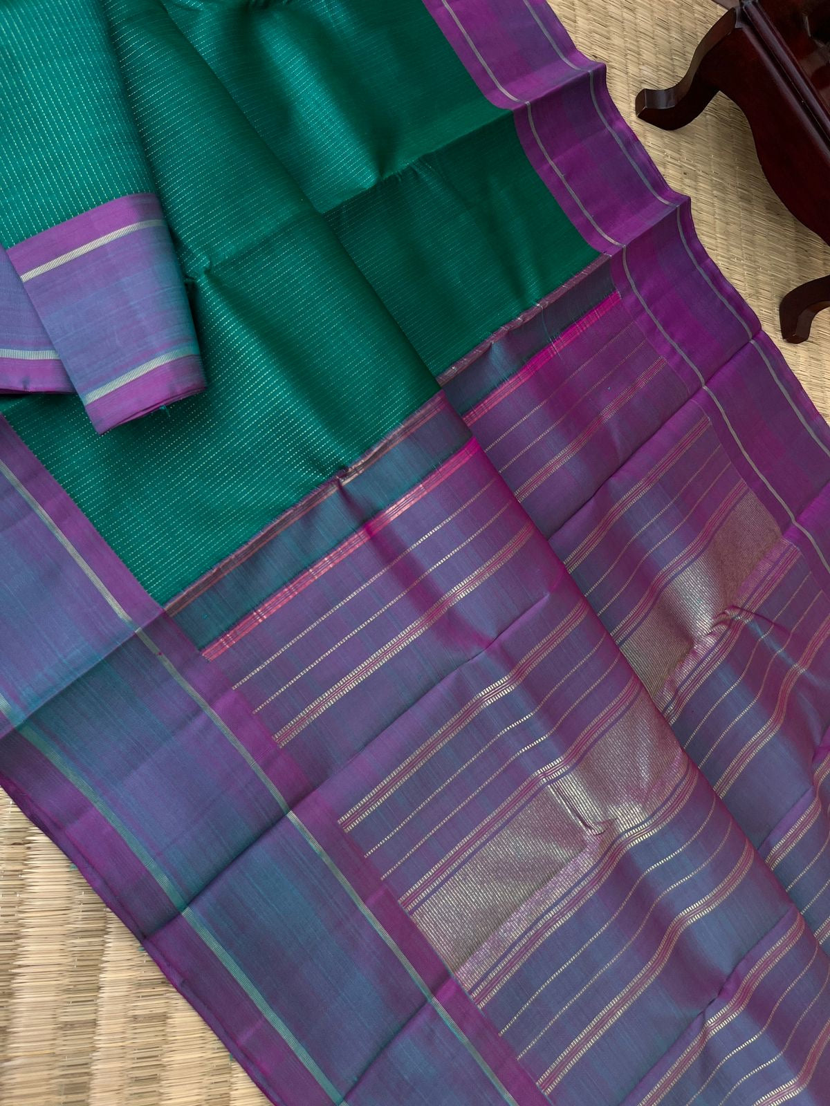 Corporate Kanchivaram - deep dark leaf green Vairaoosi oosi vaanam with green short pink pallu and borders