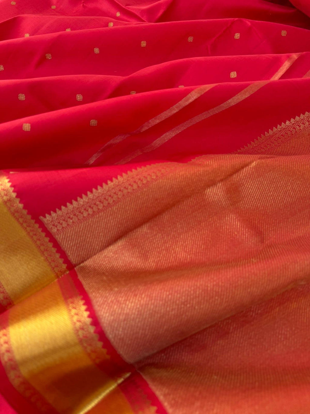 Swarnam - Stunning Solid Border Kanchivarams - the best of best red and gold